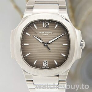 Patek Philippe Nautilus 7118/1A-011 Ladies 32mm Silver-tone